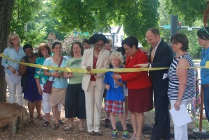 Edgewood SYH ribbon cutting